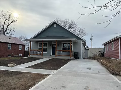 505 2nd St, Perry, IA 50220