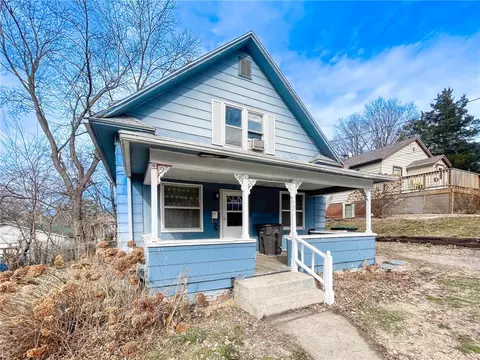 707 Gray St, Des Moines, IA 50315