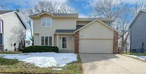 6304 Center St, West Des Moines, IA 50266