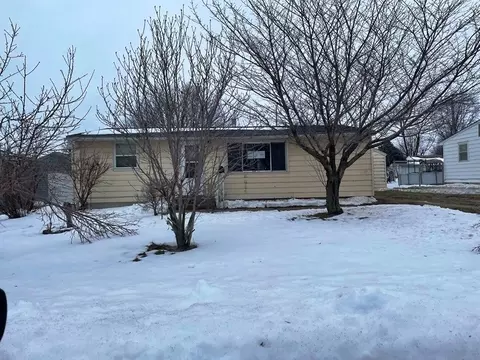 810 Gholson St, Knoxville, IA 50138