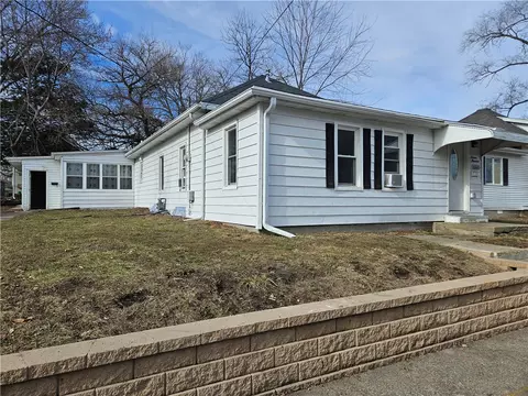 1606 21st St, Des Moines, IA 50311