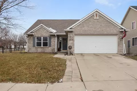 2933 White Oak Dr, Ames, IA 50014