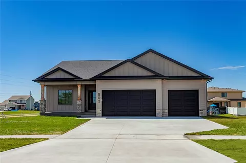 803 NW 32nd St, Ankeny, IA 50023