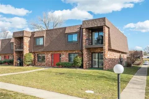 4665 Woodland Ave #1, West Des Moines, IA 50266