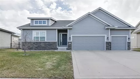 107 Tailfeather Dr NE, Bondurant, IA 50035