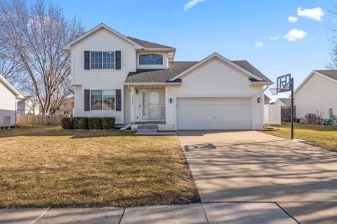 135 SE Peachtree Dr, Waukee, IA 50263