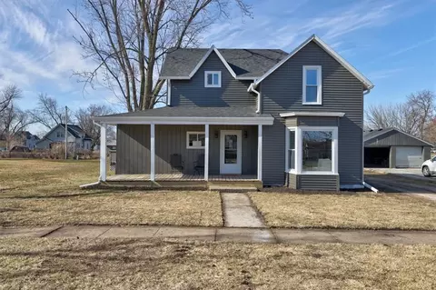 306 Walnut Ave, Woodward, IA 50276