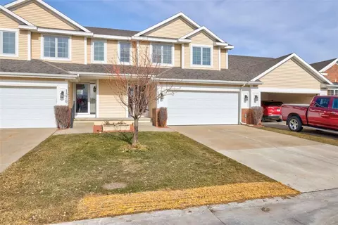 1382 SE Williams Ct, Waukee, IA 50263