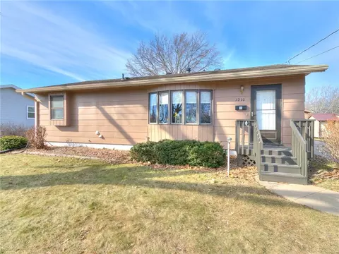 1210 N Depot St, Knoxville, IA 50138