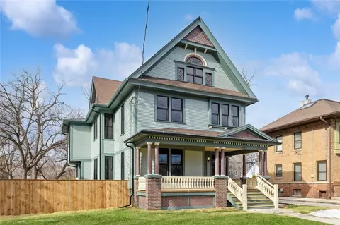 1074 31st St, Des Moines, IA 50311