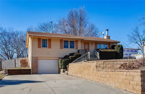 200 S Pleasant Hill Blvd, Pleasant Hill, IA 50327