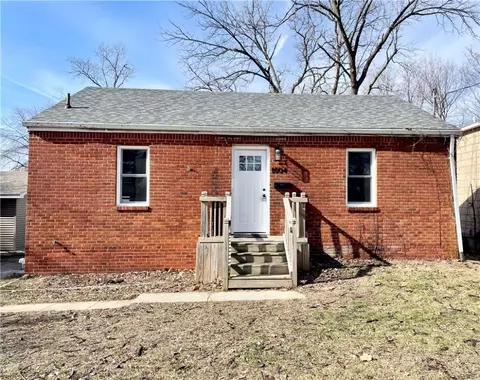 1604 55th St, Des Moines, IA 50310