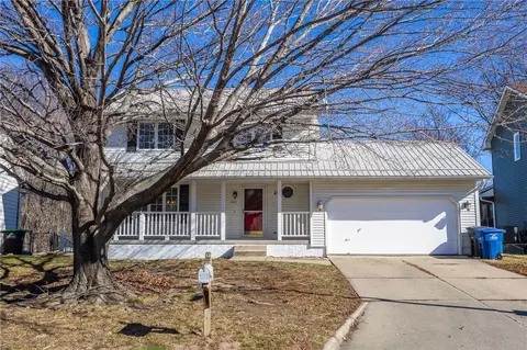 2312 E Caulder Ct, Des Moines, IA 50320