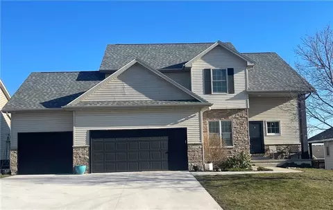 6819 Mark Twain Ct, Johnston, IA 50131