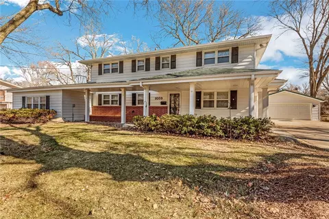 1059 23rd St, West Des Moines, IA 50266