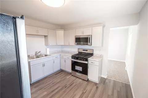 2514 E Tiffin Ave, Des Moines, IA 50317