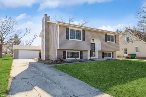 708 NE 4th St, Grimes, IA 50111