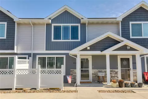 6146 Bristol Ln, Johnston, IA 50131