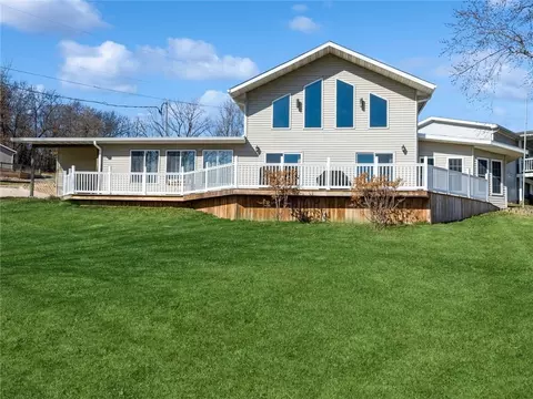 107 Crabtree Rd, Montezuma, IA 50171