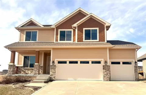 1217 S 93rd St, West Des Moines, IA 50266