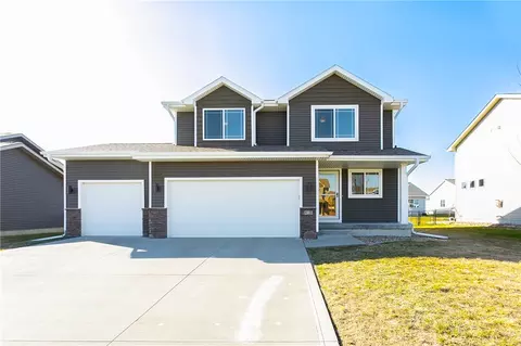 816 NW Autumn Park Dr, Grimes, IA 50111