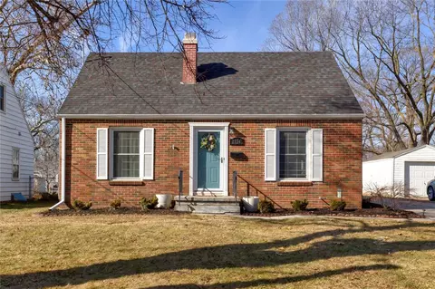 1724 57th Pl, Des Moines, IA 50310