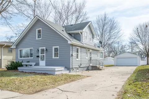 7106 Monroe Ct, Urbandale, IA 50322