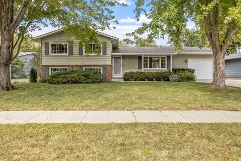1231 25th St, Ames, IA 50010