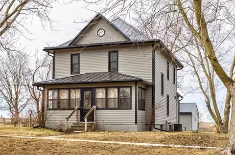315 S Pine St, Zearing, IA 50278