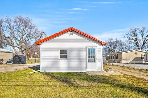 415 NW 49th Pl, Des Moines, IA 50313