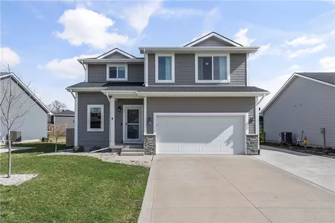 209 Deer Haven St, Polk City, IA 50226