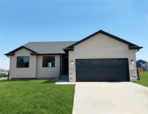 81 NE Wildflower Dr, Pleasant Hill, IA 50327
