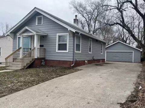 3823 Amherst St, Des Moines, IA 50313