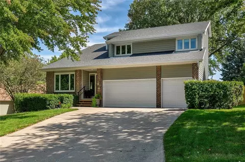 4213 98th St, Urbandale, IA 50322