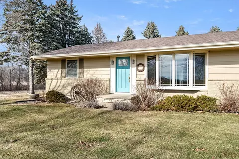 5761 Pine Ave, Des Moines, IA 50321