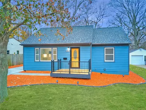 3014 36th St, Des Moines, IA 50310