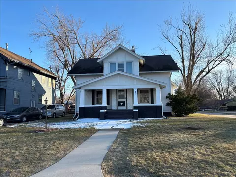 601 Willis Ave, Perry, IA 50220