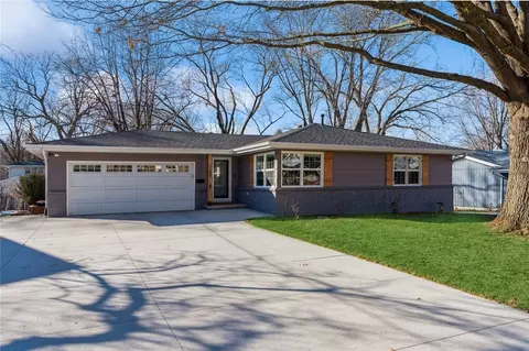 1100 22nd St, West Des Moines, IA 50265