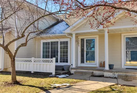 4425 Mills Civic Pkwy #1305, West Des Moines, IA 50265