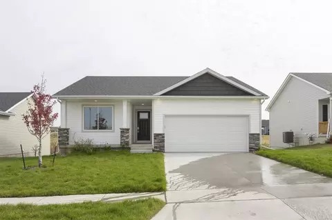 5519 167th St, Urbandale, IA 50323