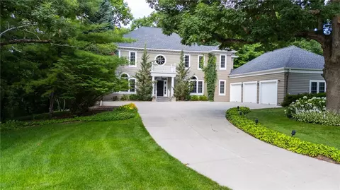 404 SW Country Club Ln, Ankeny, IA 50023