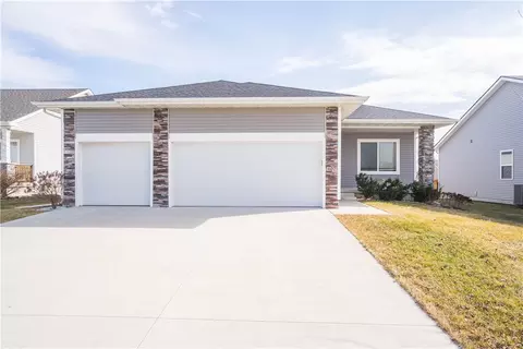 407 SW Carriage Dr, Ankeny, IA 50023