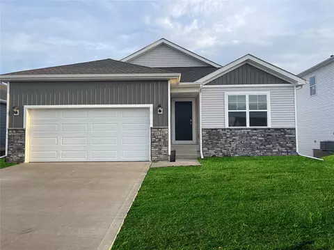 1105 Northview Dr, Waukee, IA 50263