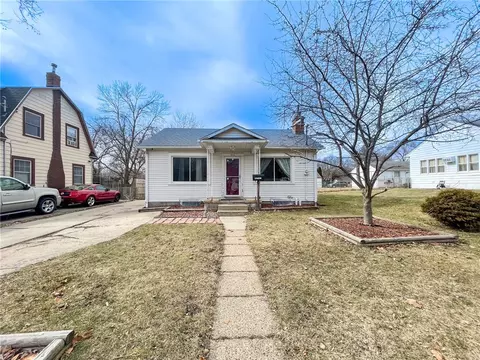 3916 Glover Ave, Des Moines, IA 50315