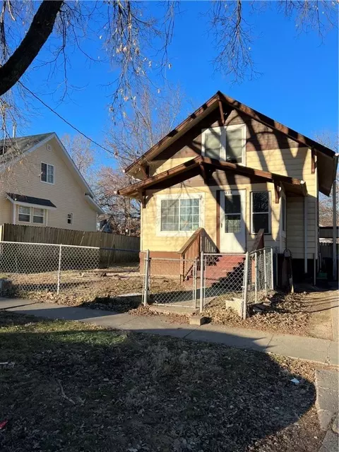 1638 22nd St, Des Moines, IA 50310
