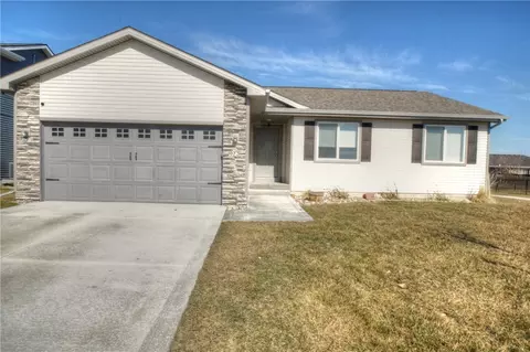 973 17th St SE, Altoona, IA 50009