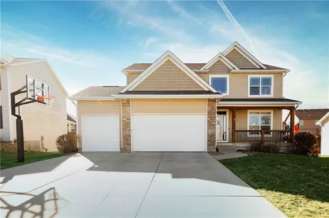 3108 146th St, Urbandale, IA 50323