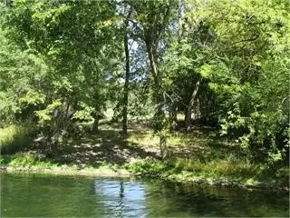4202 N Lakeshore Dr, Brooklyn, IA 52211