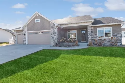2716 Aberdeen Dr, Ames, IA 50010