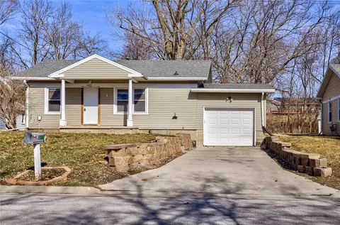 3421 Coy St, Ames, IA 50014